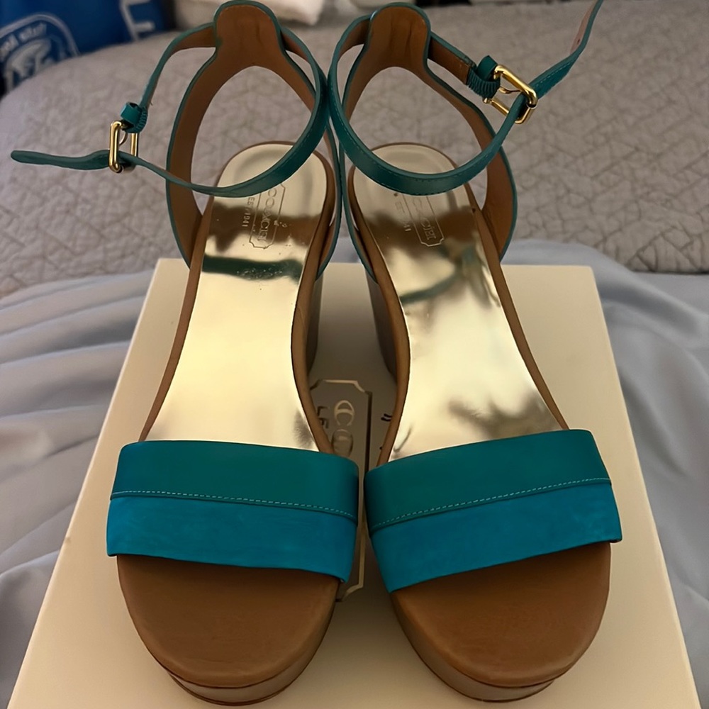 Wedge sandals